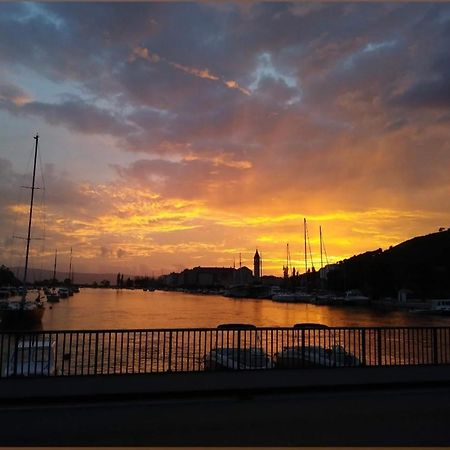 Apartmani Branko Vojnovic Omiš Esterno foto