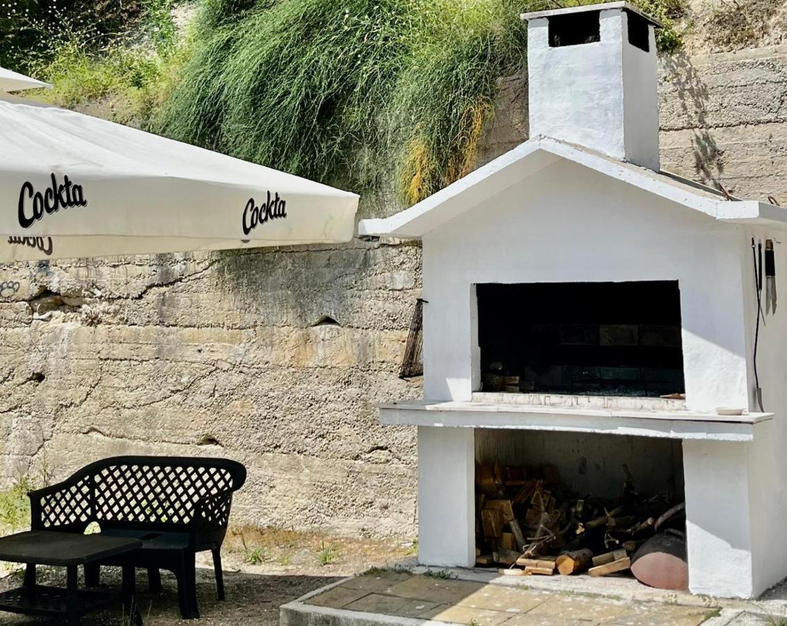 Apartmani Branko Vojnovic Omiš Esterno foto