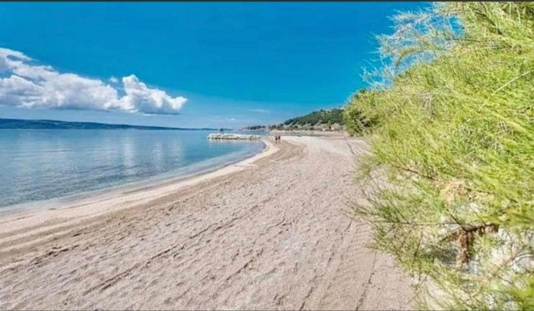 Apartmani Branko Vojnovic Omiš Esterno foto