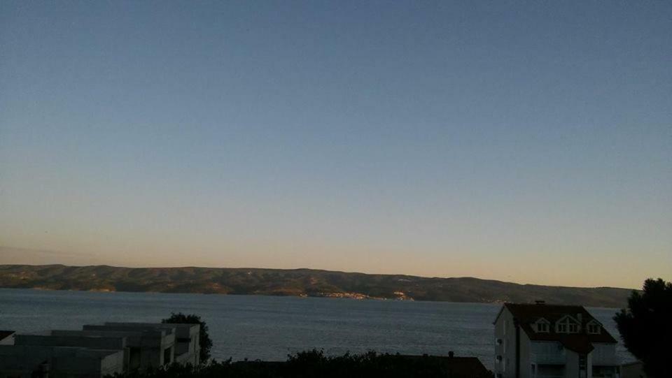 Apartmani Branko Vojnovic Omiš Esterno foto