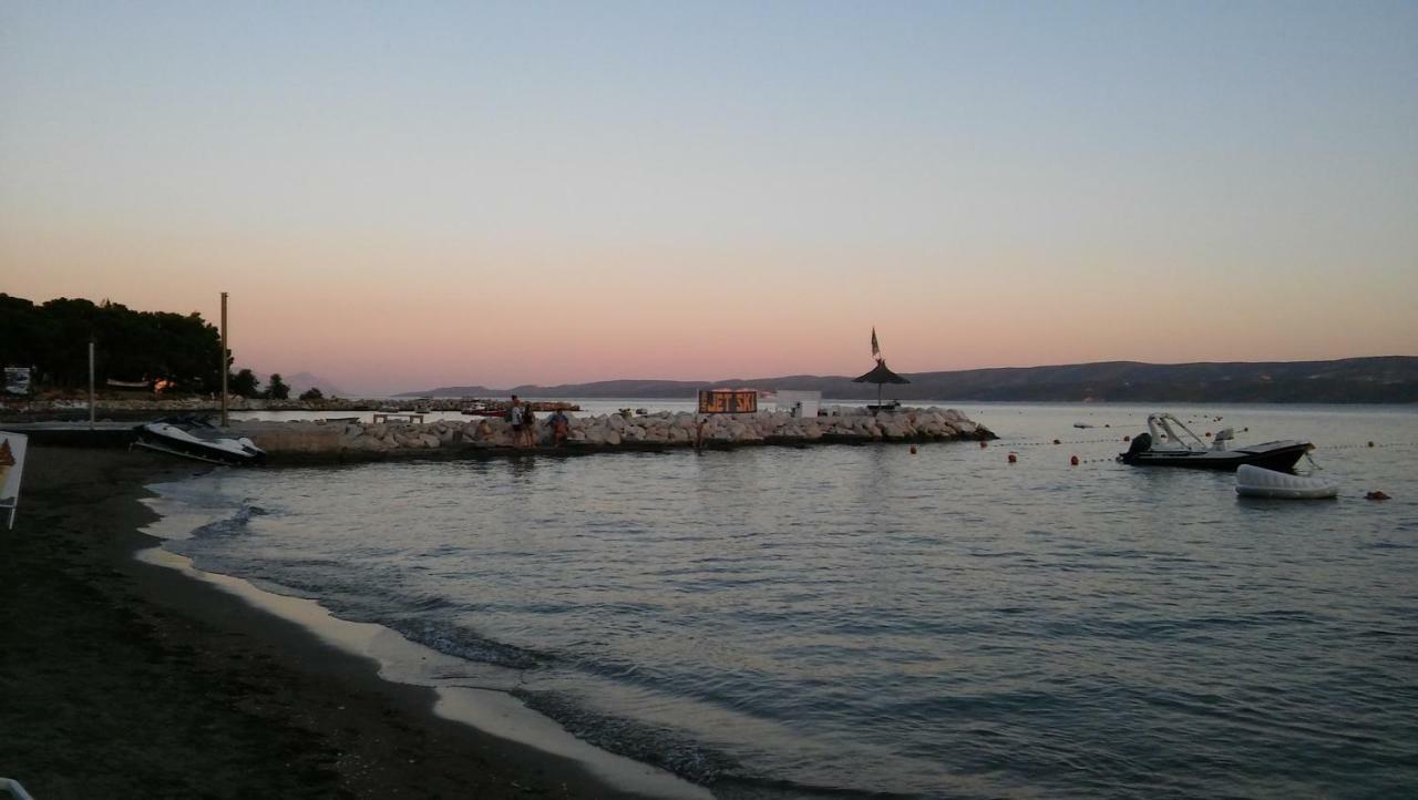 Apartmani Branko Vojnovic Omiš Esterno foto